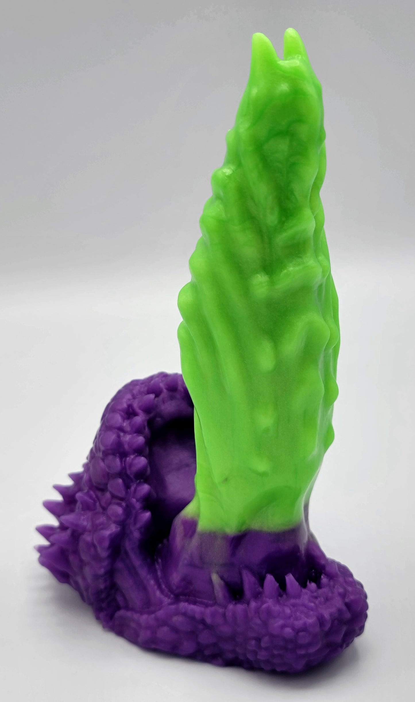 Mini Tallfang's Maw - GITD/UV Medium/firm silicone - TM-580